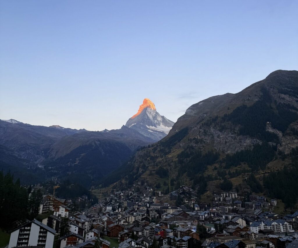 マッターホルンの朝の景色